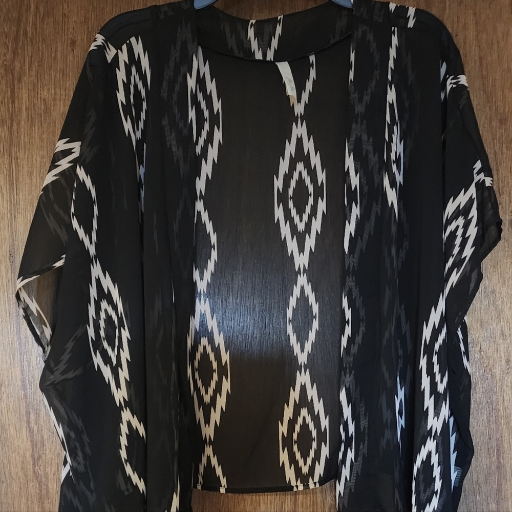 Fio Fio black and brown aztec shear women's short duster